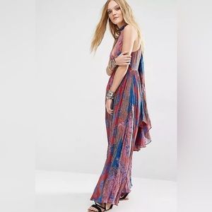 FREE PEOPLE Unattainable Boho Floral Maxi Dress
Size 0 Flowy Choker Neck